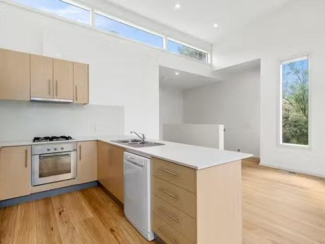 Cozy 25 Haven Lane, Diamond Creek VIC 3089