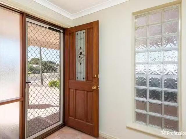 Rental! 2/5 Hicks Road, Hannans, WA 6430
