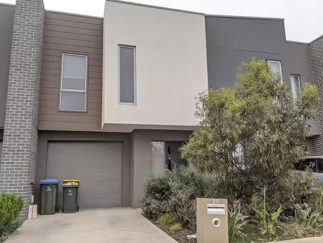 Just in! 25 Roosevelt Way, Point Cook, VIC 3030