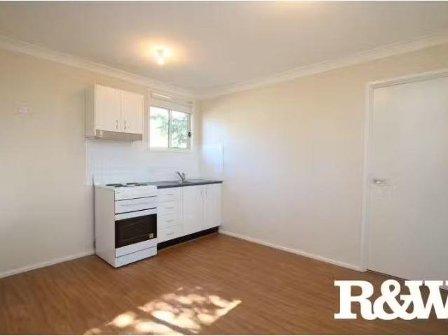 Charming 25A Cambridge Street, CAMBRIDGE PARK Property for ren.