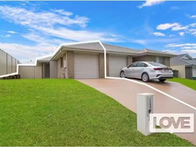 Unique 25A Ellie Street, Raworth Townhouse for rent Listed by.