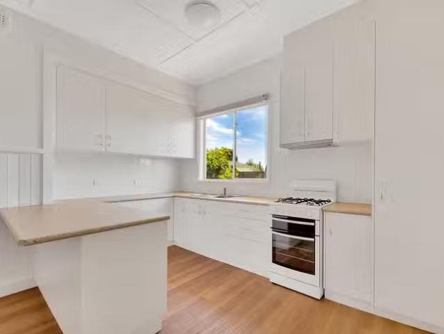 Unique 265 Beechworth Road, Wodonga, VIC 3690