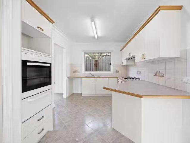 Charming 2/6 Norma Road, Forest Hill, VIC 3131