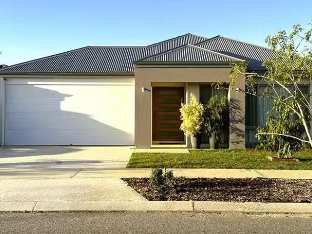 Just in! 26 Abercrombie Entrance, Harrisdale, WA 6112