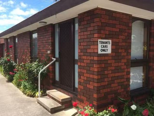 Cheap 2/6 Isabella Street, Geelong West, VIC 3218 Unit for R.