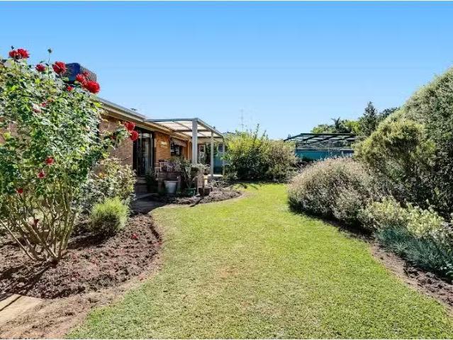 Nice 26 Rosedale Drive, WEST ALBURY House for rent Listed by.