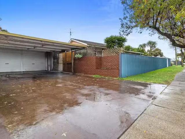 Nice 26 Sleep Road, Para Hills, SA 5096