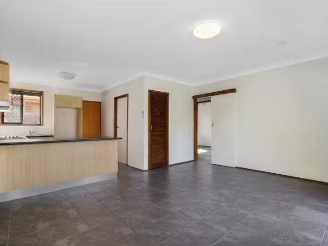 Just in! 2/704 East Street, EAST ALBURY Apartment for rent Li.