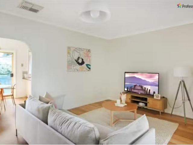Charming 2/76 Brookong Avenue, WAGGA WAGGA Apartment for rent.