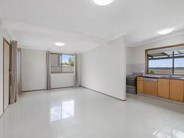 Rental! 2/78 Dight Street, Richmond, NSW 2753