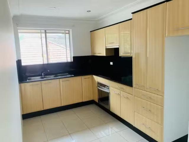 Cheap 2/79 Smart Street, FAIRFIELD Apartment for rent Listed.