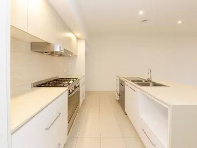Cozy 27 Muyan Circuit, Burwood VIC 3125