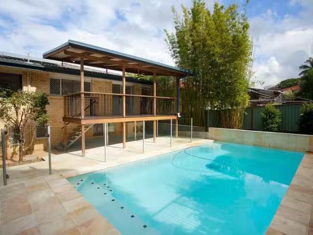 Nice 27 Menkira Street, Mansfield QLD 4122