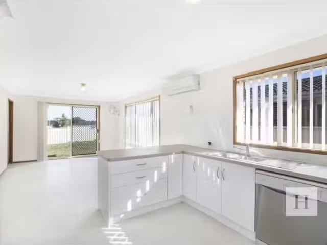 New 27A Scenic Cir, Budgewoi House for rent Listed by Heritag.