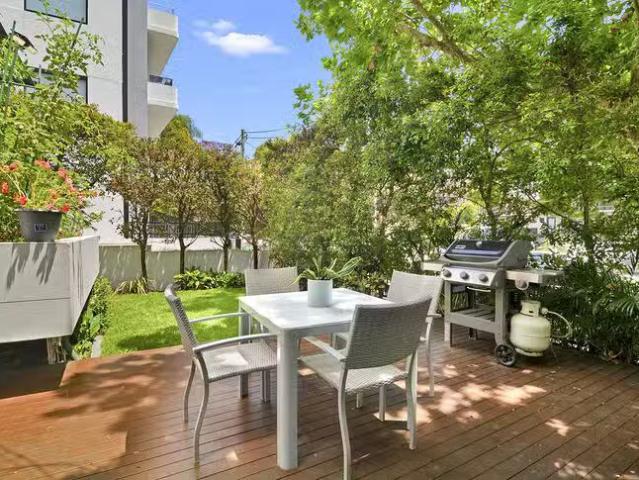 For Rent! 2/80 Hume Lane, Crows Nest, NSW 2065