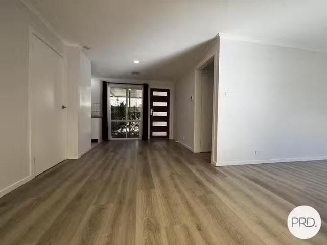 For Rent! 2/8 Frederick Street, Crestwood, NSW 2620