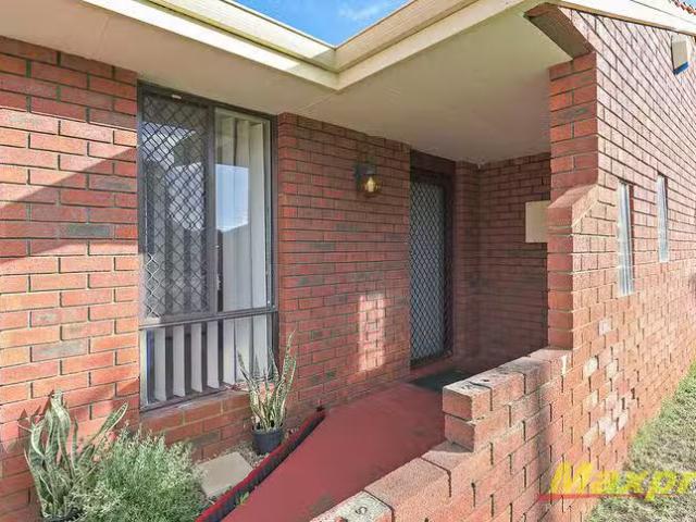 Nice 28 Hibbertia Crescent, Riverton, WA 6148