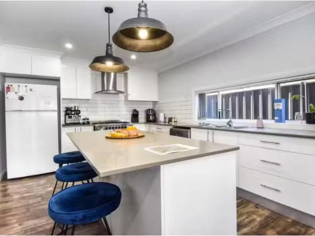 Deal! 28 Young Street, ORANGE House for rent Listed by Belle.