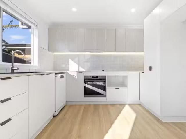 Deal! 28A Flinders Avenue, Killarney Vale, NSW 2261
