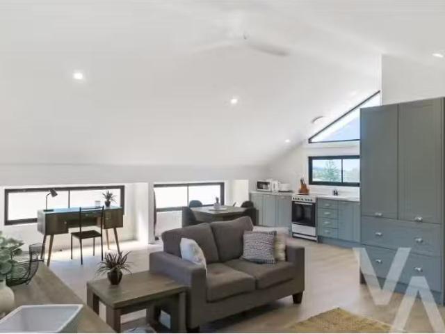 Charming 2/92 Platt Street, Waratah Apartment for rent Listed.