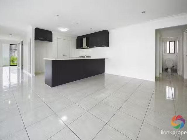 Deal! 29 Messara Circuit, Durack, QLD 4077