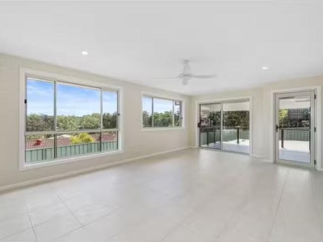 New 2/9 Bob Stanton Close, Wauchope House for rent Listed by.
