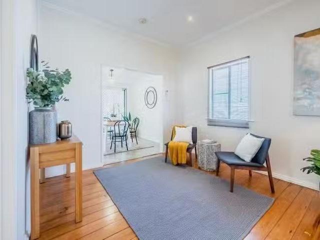 Charming 29 Greenslade Street, West End, QLD 4810