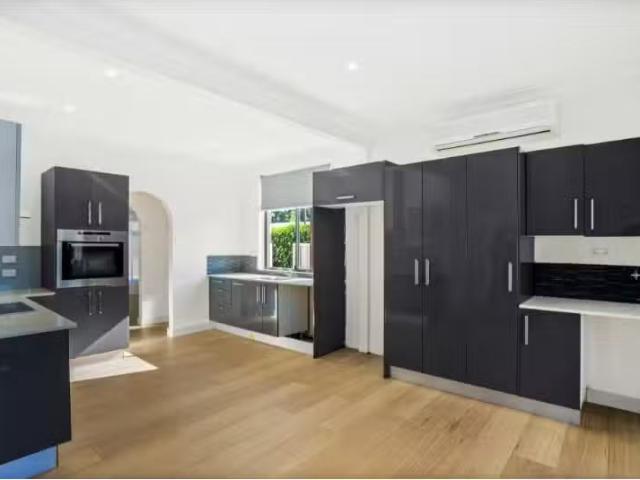 Deal! 29 Koona Street, ALBION PARK RAIL House for rent Listed.