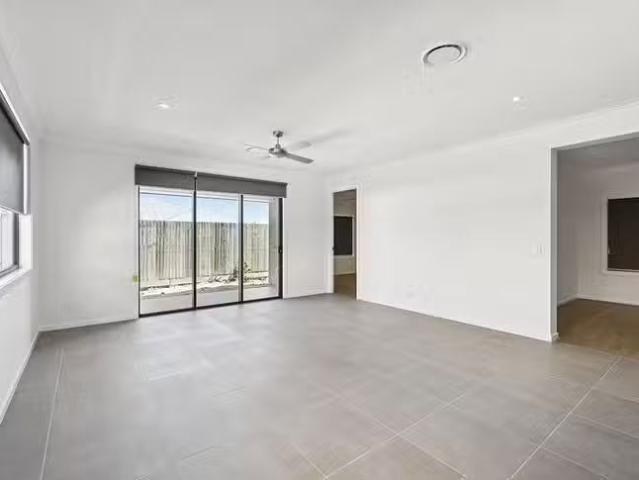 Deal! 29 Peach Avenue, Greenbank, QLD 4124
