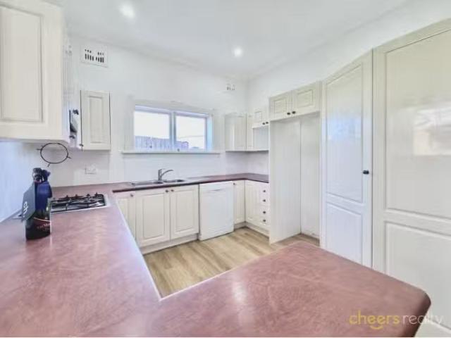 Unique 29 Strathallen Avenue, Northbridge House for rent List.
