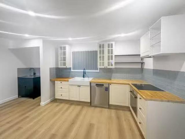 Nice 29 Warner Avenue, Tuggerawong, NSW 2259