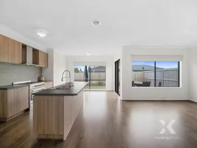 Deal! 29 Welcome Parade, Wyndham Vale, VIC 3024