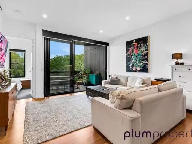 Cheap 203/133 Clarence Road, Indooroopilly, QLD 4068