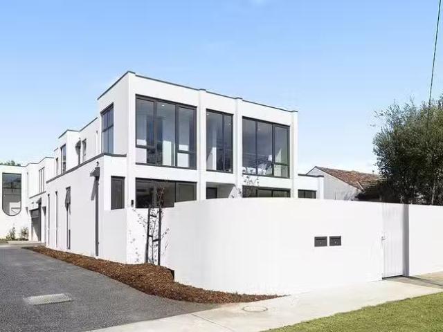 Cozy 204 South Road, Brighton East, VIC 3187