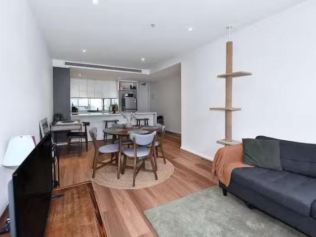 Cheap 208/76 Keilor Rd, Essendon North VIC 3041