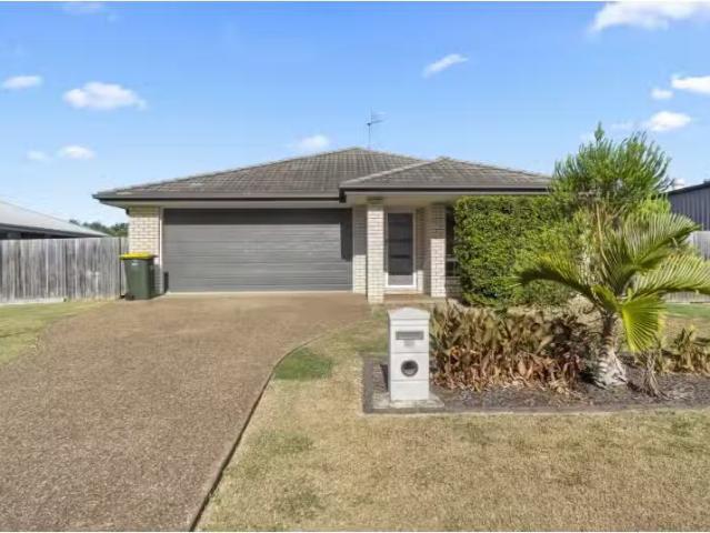 New 20 Morgan Way, Kalkie House for rent Listed by Ashton Sta.