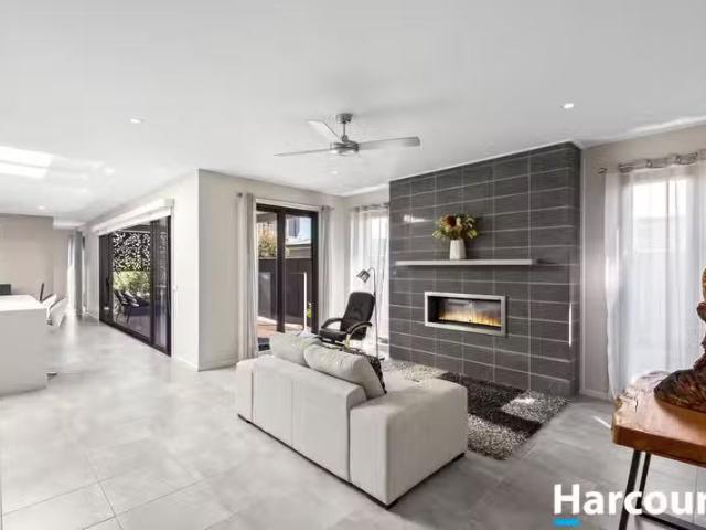 Charming 20 Bonavista Way, CURLEWIS, VIC 3222 House for Rent