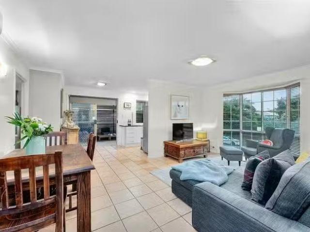 Charming 20 Cania Crescent, Petrie, QLD 4502
