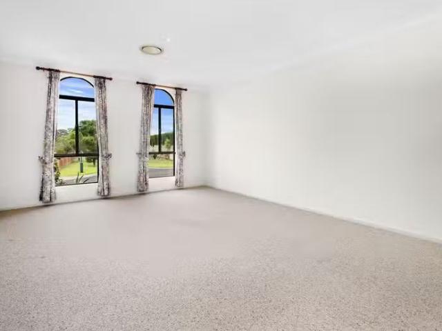 Nice 20 Denham Drive, Horsley, NSW 2530 House for Rent