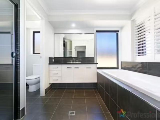 Nice 20 Holmfield Drive, ARMIDALE House for rent Listed by Pr.