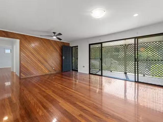 Nice 20 Parnoolar Crescent, Ferny Hills, QLD 4055