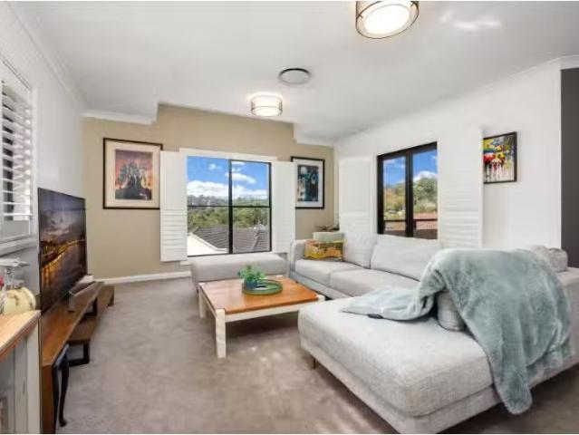 Just in! 20 Tallowood Way, Frenchs Forest House for rent List.