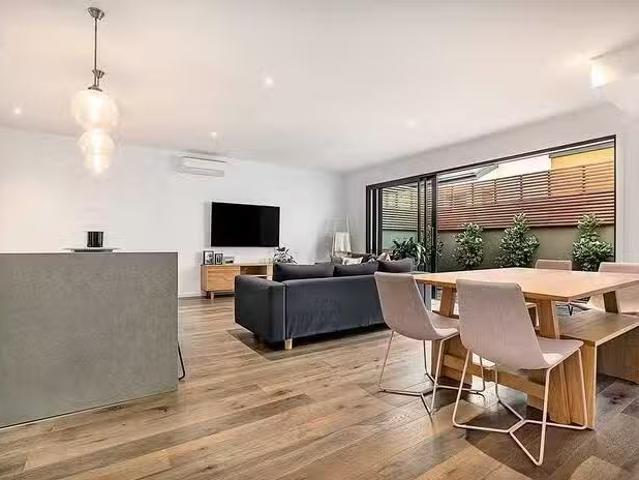Cheap 2/13 Blenheim Street, Balaclava, VIC 3183