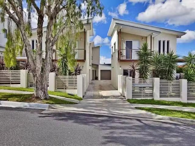 Charming 2/100 Broadway Street, Carina, QLD 4152