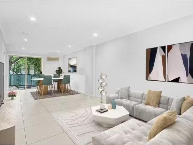 Charming 2/104 Metella Road, Toongabbie Townhouse for rent Li.