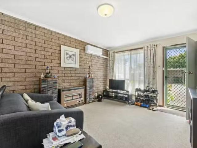 Just in! 2/106 Larter St, Ballarat East VIC 3350 Unit For Le.