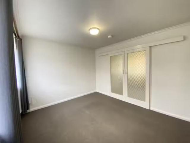Unique 2/10 Burnside Avenue, New Town Apartment for rent List.