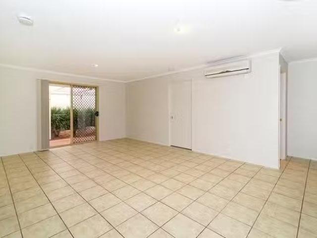 Deal! 2/10 Cohoe Street, East Toowoomba, QLD 4350