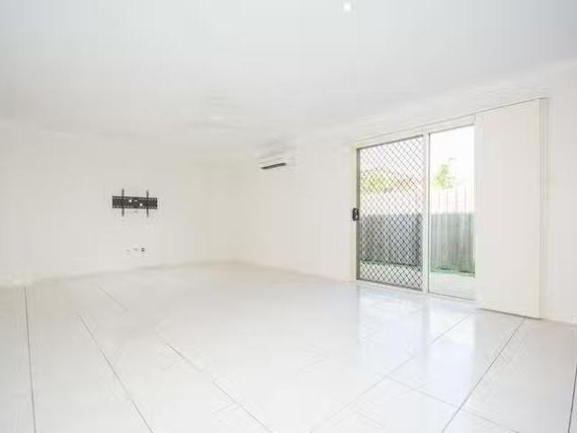New 2/10 Curtis Street, Bundaberg South, QLD 4670