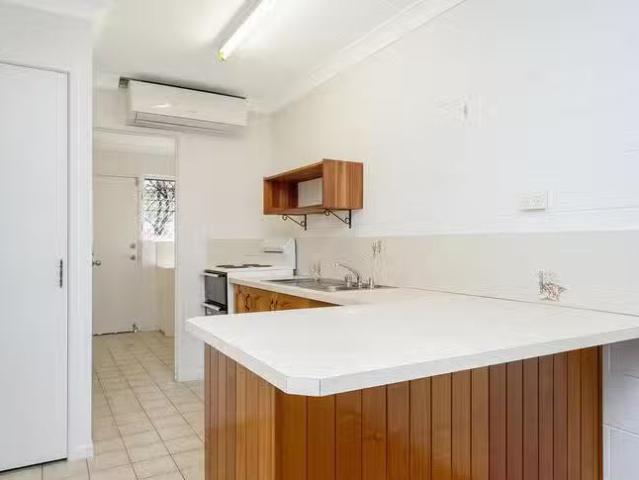 For Rent! 2/114 118 Livingstone Street, West End, QLD 4810